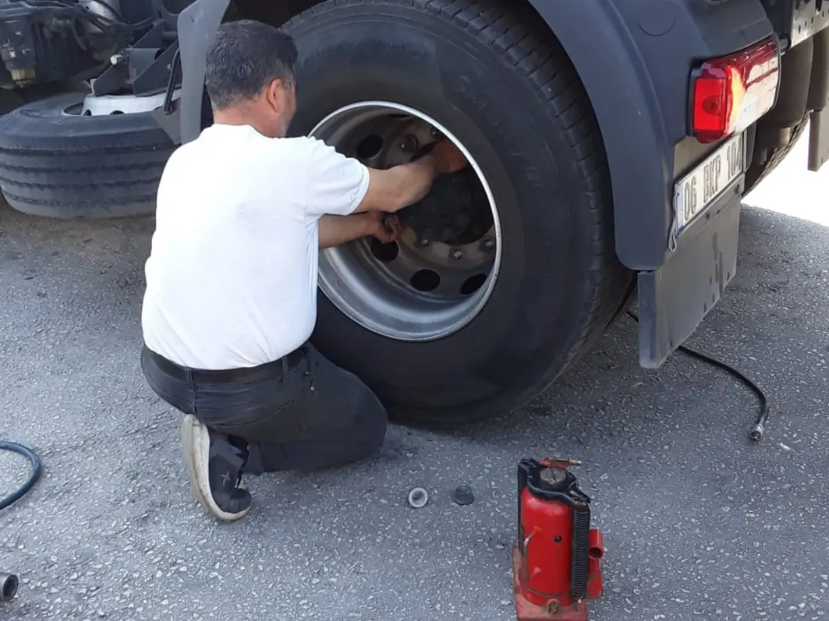 Ümraniye Oto Lastikçi